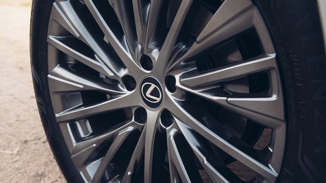 2025 Lexus RX 350h豪華版  第10張相片