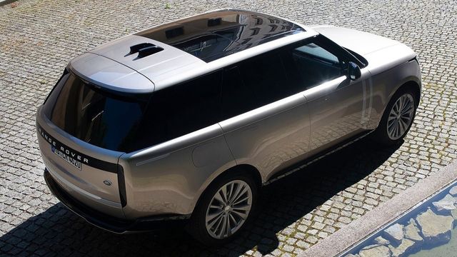 2025 Land Rover Range Rover P400 HSE 7-Seat LWB  第9張相片