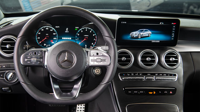 2019 M-Benz C-Class Sedan C300 AMG Line  第7張相片