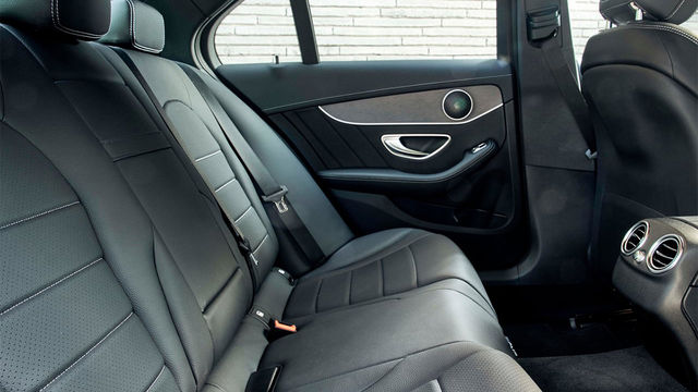 2019 M-Benz C-Class Sedan C300 AMG Line  第10張相片