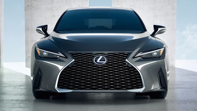 2025 Lexus IS 300h豪華版  第2張相片