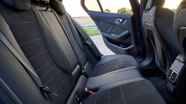 2025 BMW 1-Series 120 Sport  第8張相片