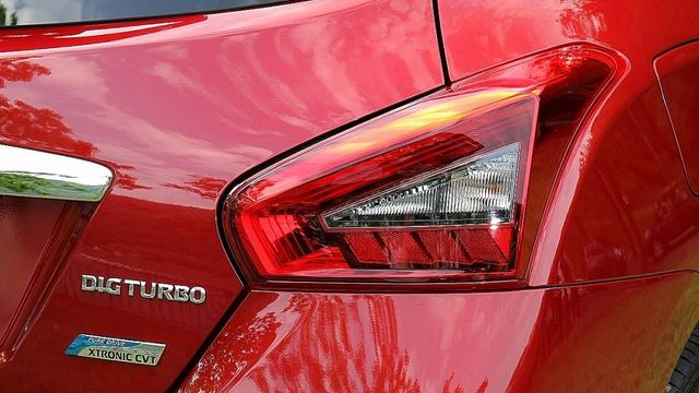 2019 Nissan Tiida 5D Turbo版  第5張相片