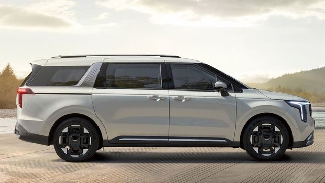 2025 Kia Carnival Trendy  第5張相片