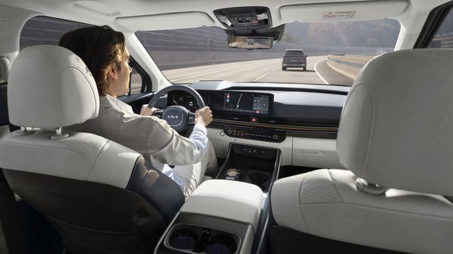 2025 Kia Carnival Trendy  第6張相片