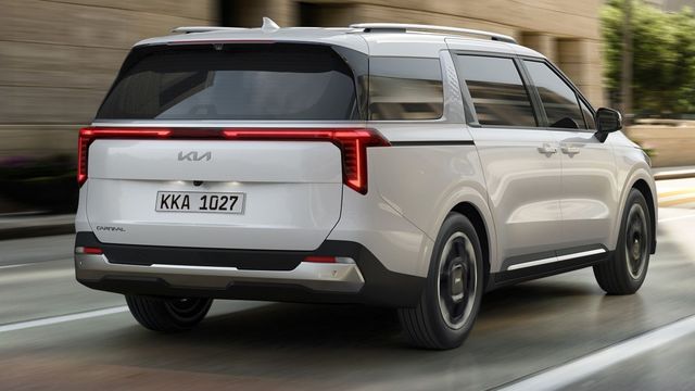 2025 Kia Carnival Signature  第3張相片
