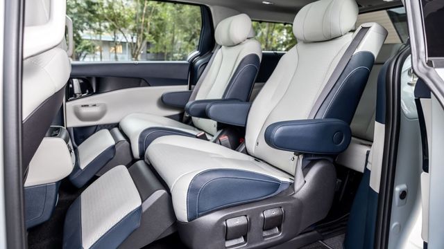 2025 Kia Carnival Signature  第9張相片
