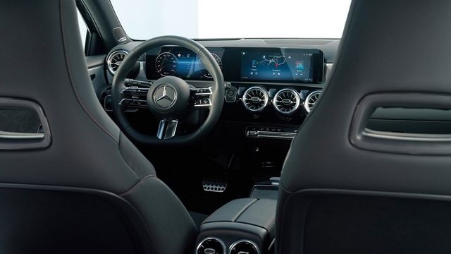 2025 M-Benz A-Class A180  第7張相片