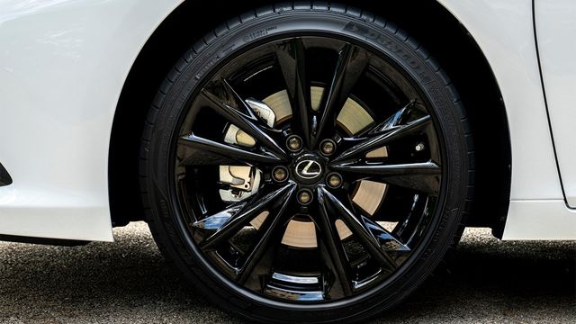 2025 Lexus ES 250 F Sport  第4張相片