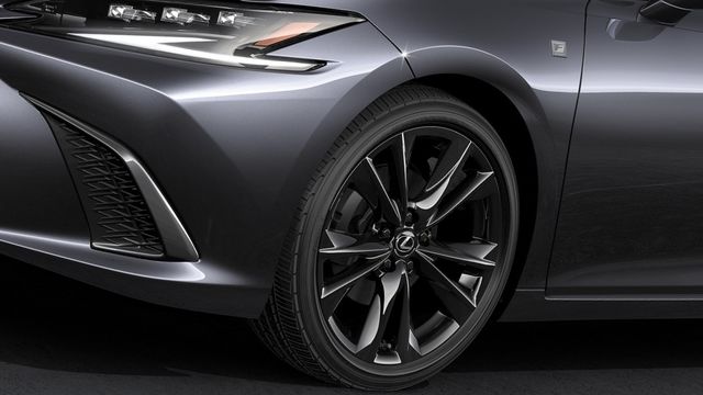 2025 Lexus ES 300h F Sport  第5張相片