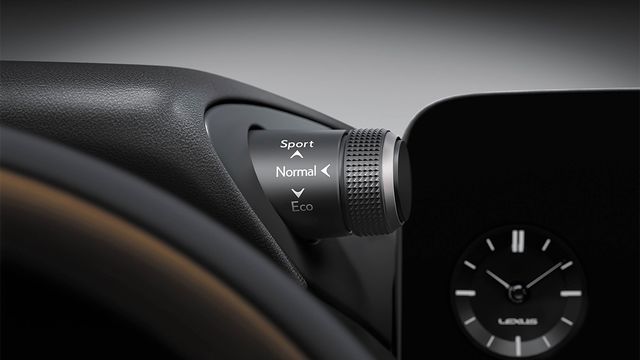 2025 Lexus ES 300h旗艦版  第8張相片