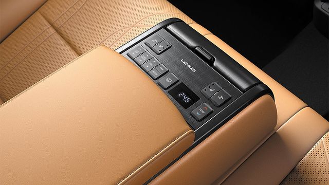 2025 Lexus ES 300h旗艦版  第9張相片