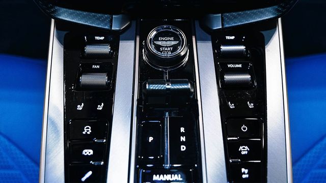 2025 Aston Martin Vanquish 5.2 V12  第6張相片