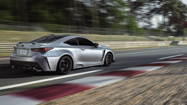 2025 Lexus RC F Final Edition  第3張相片