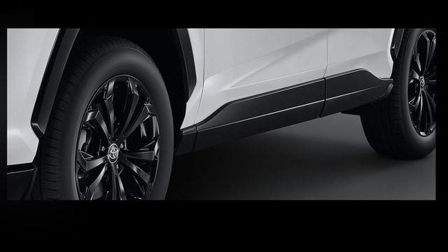 2025 Toyota RAV4 2.5 Hybrid曜黑魅影  第4張相片