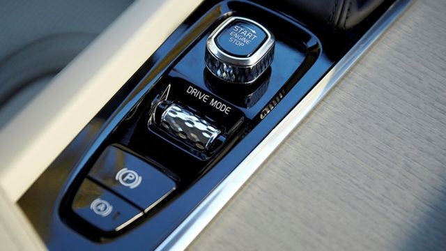 2025 Volvo XC60 Plus Recharge T8  第5張相片