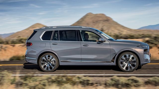 2025 BMW X7 xDrive40i  第4張相片