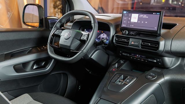 2025 Citroen Berlingo XTR XL七人座  第5張相片