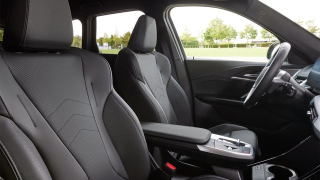 2025 BMW iX1 xDrive30 xLine  第8張相片