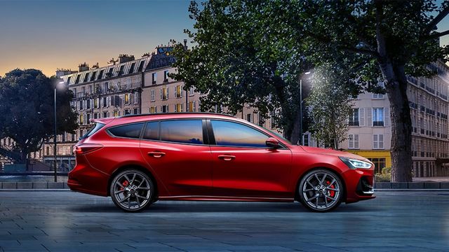 2025 Ford Focus Wagon ST X  第3張相片