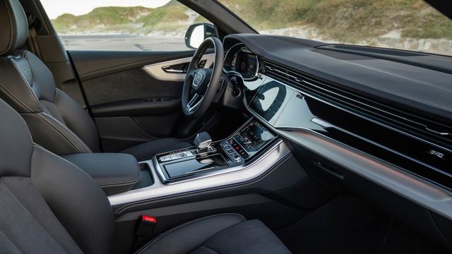 2024 Audi Q8 55 TFSI quattro S-Line Black Edition  第8張相片
