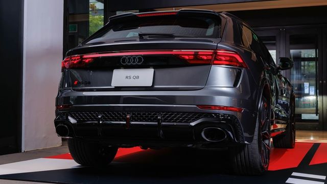 2025 Audi Q8 RSQ8  第2張相片