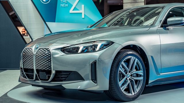 2025 BMW i4 eDrive40  第4張相片