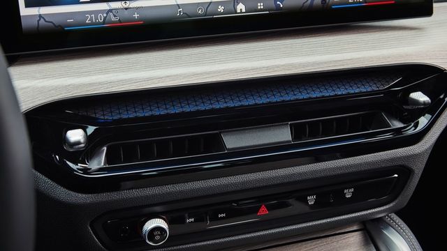 2025 BMW i4 eDrive40  第8張相片