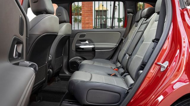 2025 M-Benz GLB 180  第5張相片