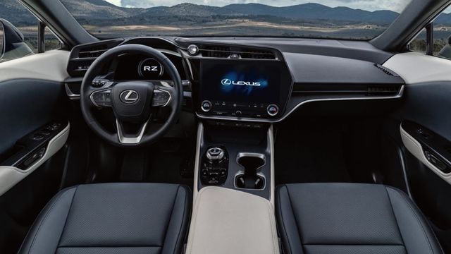 2025 Lexus RZ 450e旗艦版  第4張相片