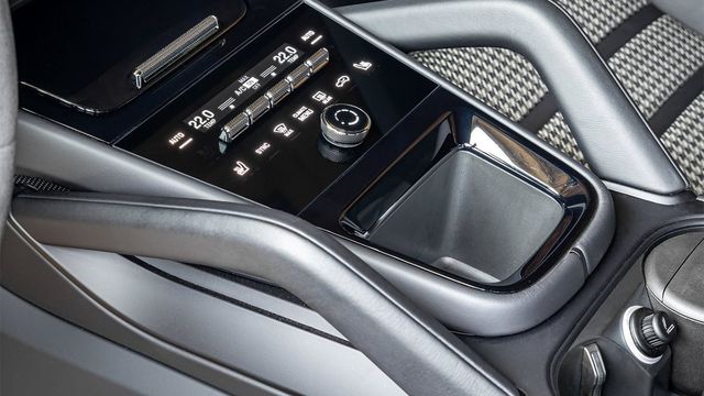 2025 Porsche Cayenne Coupe V6  第7張相片
