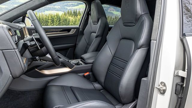2025 Porsche Cayenne Coupe V6  第8張相片
