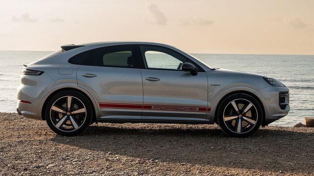 2025 Porsche Cayenne Coupe Turbo E-Hybrid  第3張相片