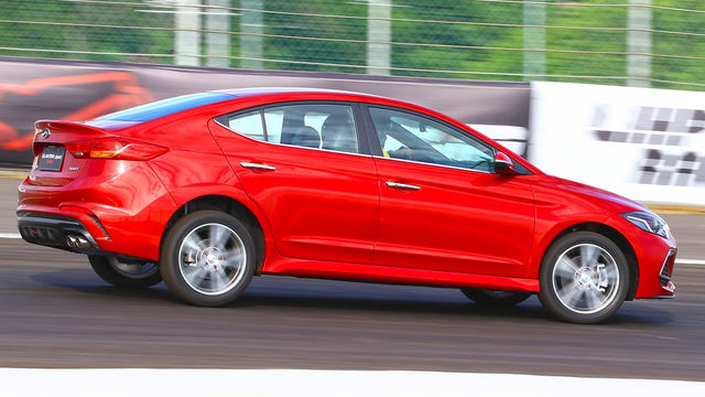 2019 Hyundai Elantra Sport  第2張相片