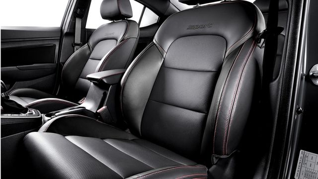 2019 Hyundai Elantra Sport  第10張相片