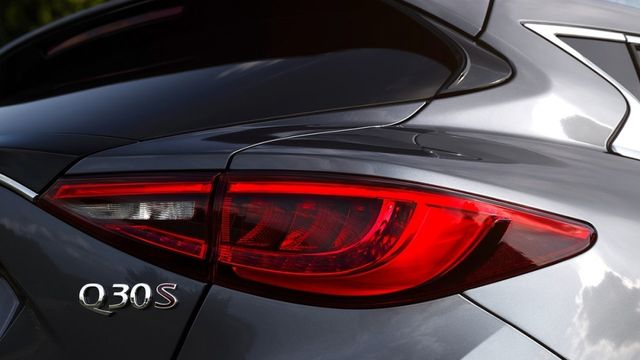 2019 Infiniti Q30 S 2.0t Sport  第4張相片