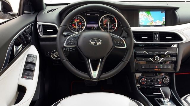 2019 Infiniti Q30 1.6t菁英版  第6張相片