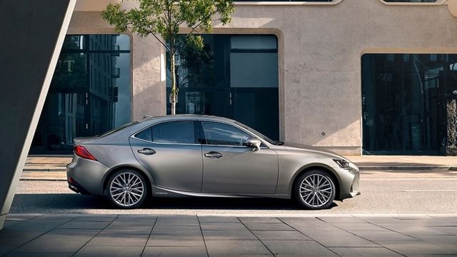 2019 Lexus IS 300h頂級Navi版  第3張相片