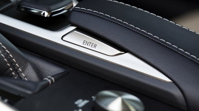 2019 Lexus IS 300h F Sport Navi版  第6張相片