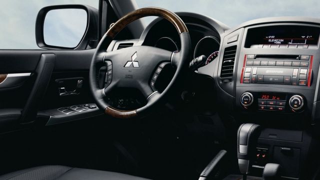 2019 Mitsubishi Pajero五門款 3.2 D  第7張相片