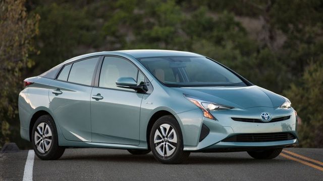 2019 Toyota Prius Hybrid 1.8  第2張相片