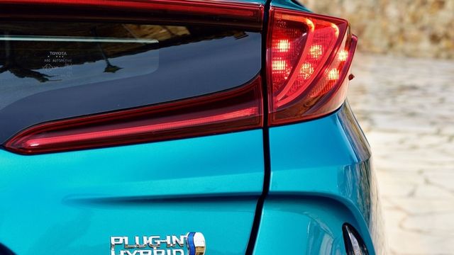 2019 Toyota Prius PHV 1.8  第4張相片