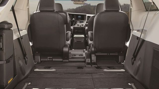 2019 Toyota Sienna 3.5 LE  第6張相片