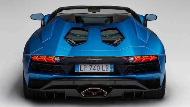 2019 Lamborghini Aventador S Roadster V12  第7張相片