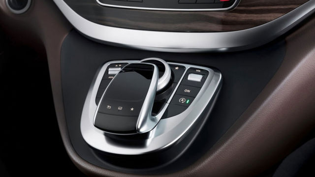 2019 M-Benz V-Class V250d運動版  第10張相片