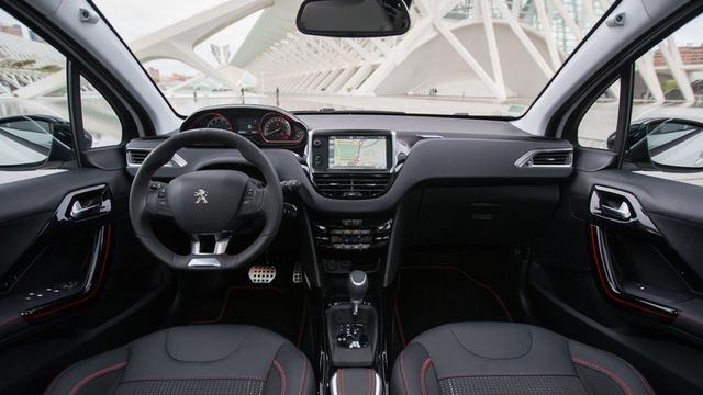 2019 Peugeot 2008 1.2 Pure Tech Grip Control  第8張相片