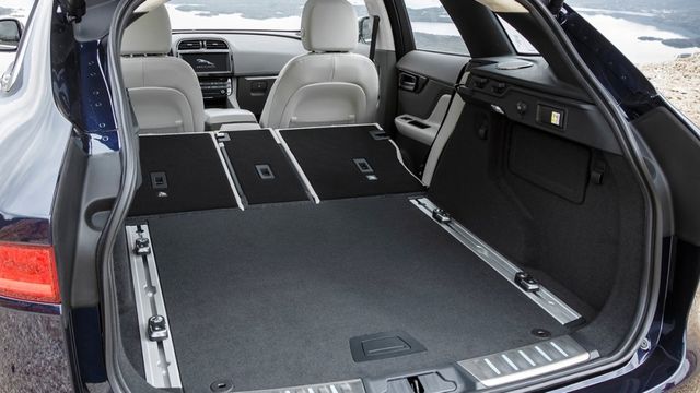 2019 Jaguar F-Pace Prestige 25T RWD  第9張相片