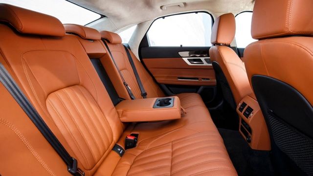 2019 Jaguar XF Prestige 20t  第9張相片