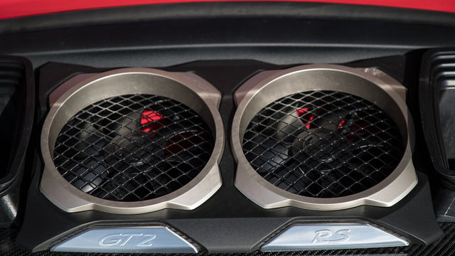 2019 Porsche 911 GT2 RS  第10張相片
