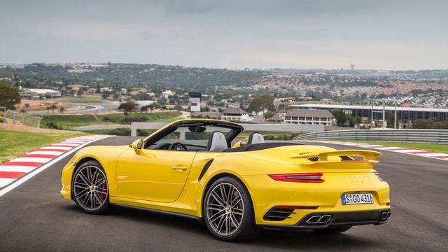 2019 Porsche 911 Turbo Cabriolet  第3張相片